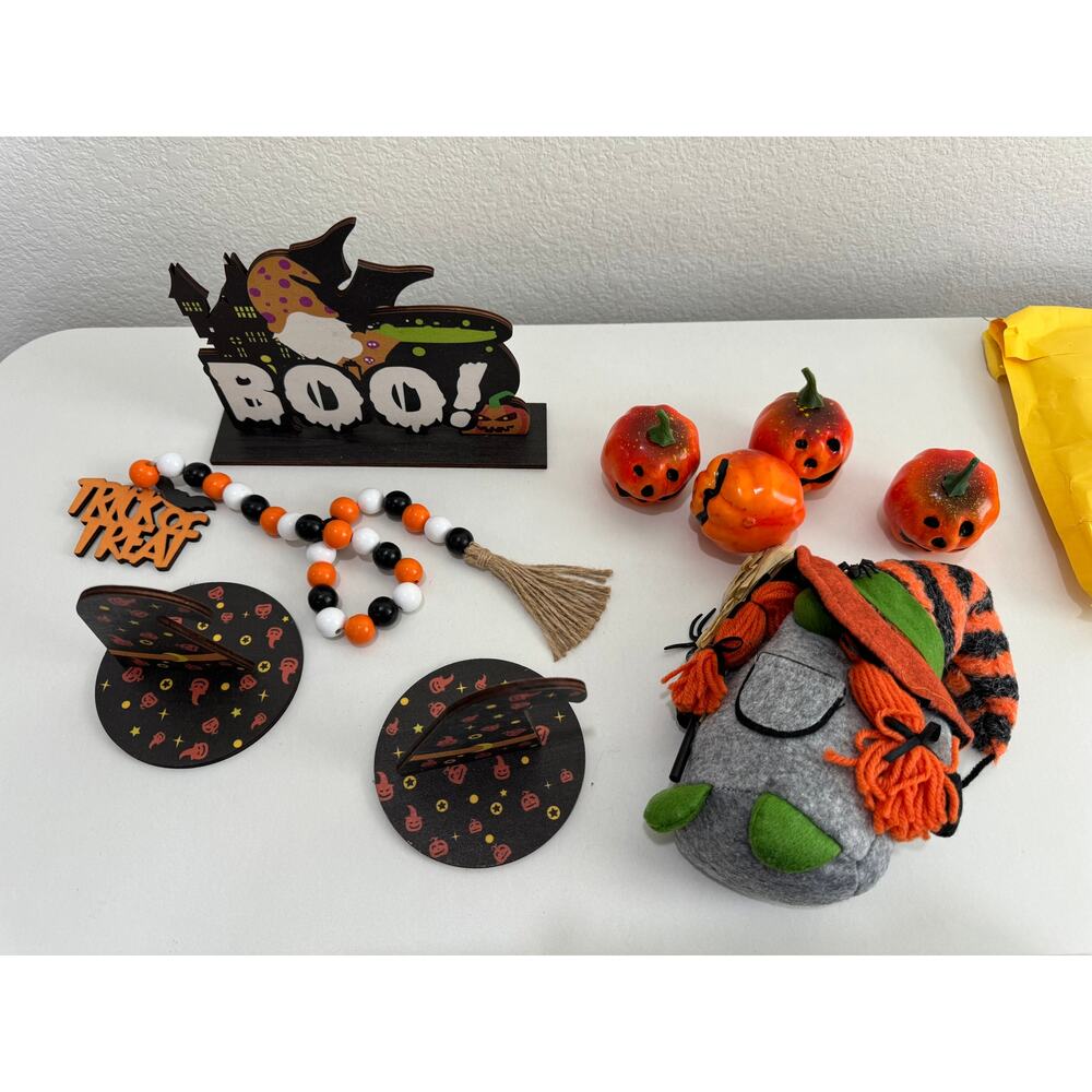 NWOT 9 Piece Halloween Table Top Decor Set Witch Pumpkin Gnome Hat Decoration